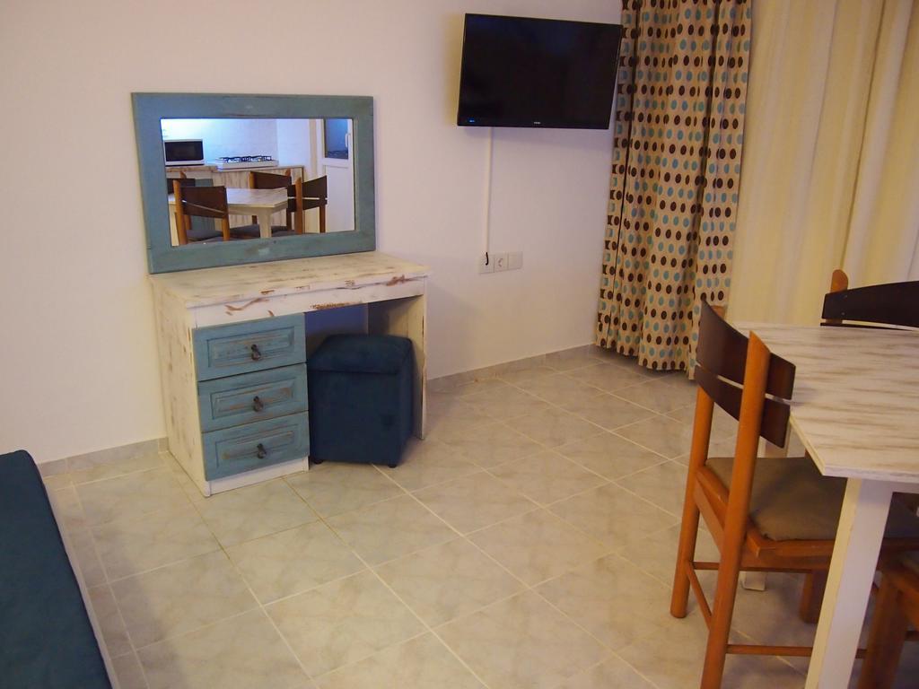 Aparthotel Ozcem Apart Fethiye Exterior foto