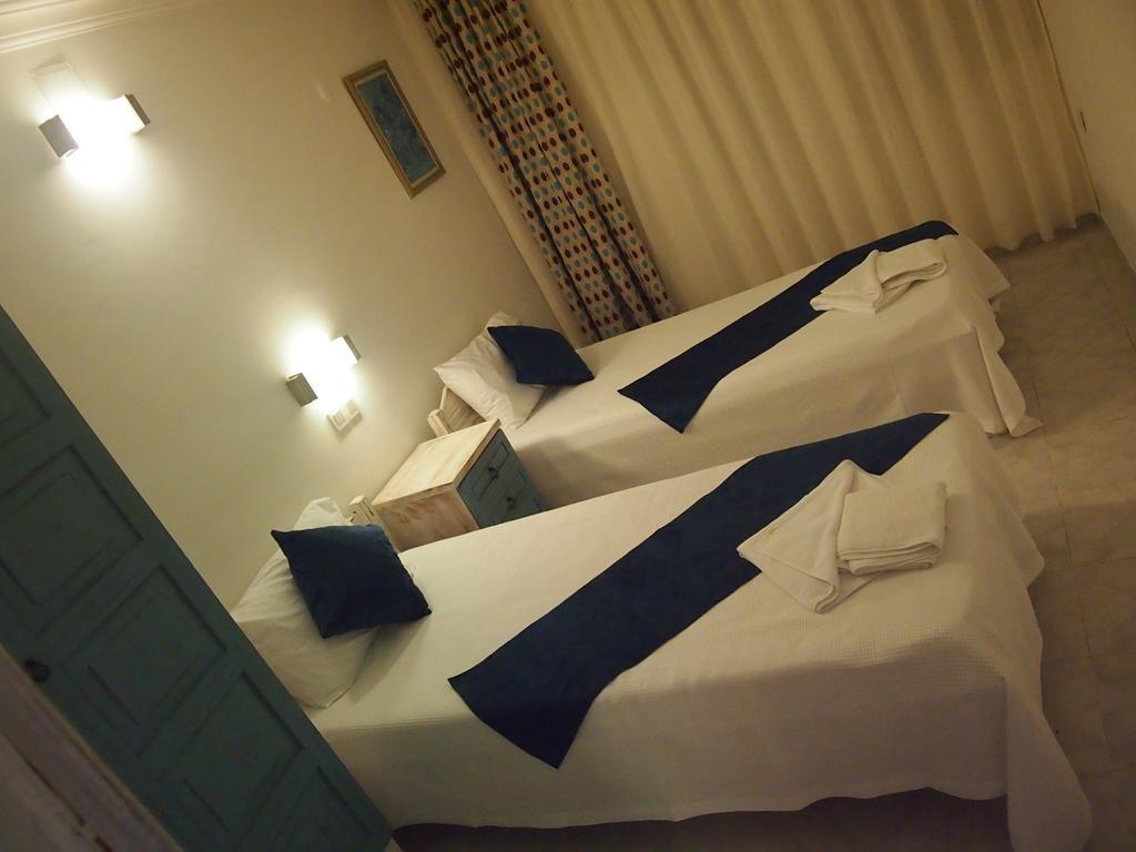 Aparthotel Ozcem Apart Fethiye Exterior foto