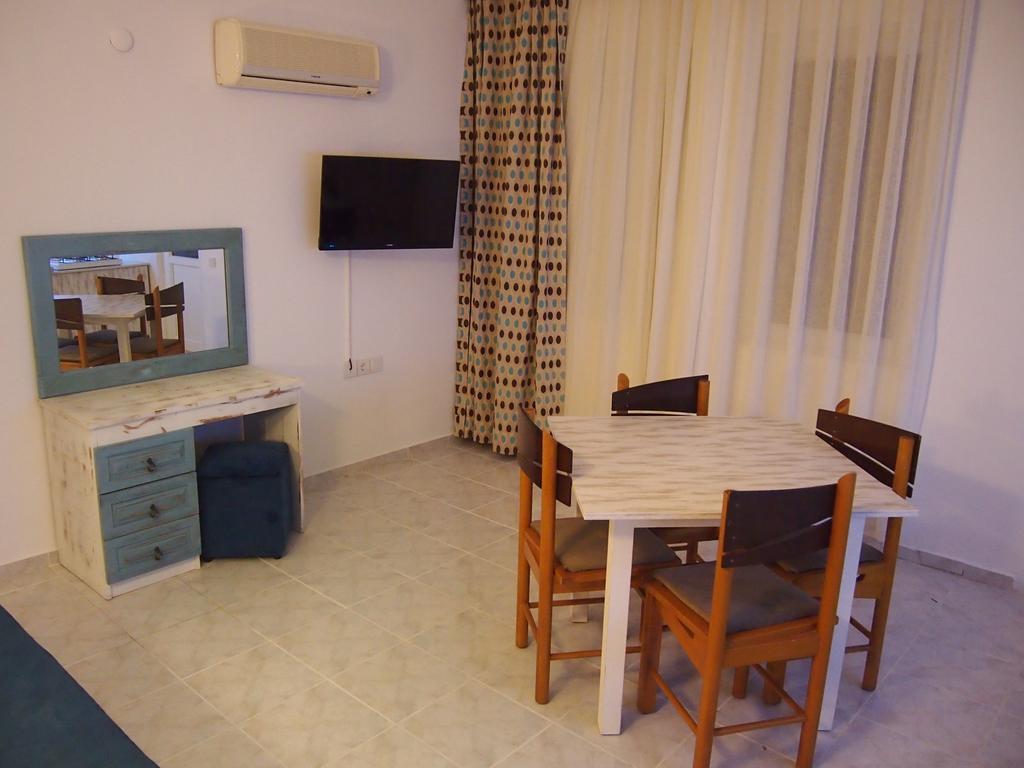 Aparthotel Ozcem Apart Fethiye Zimmer foto