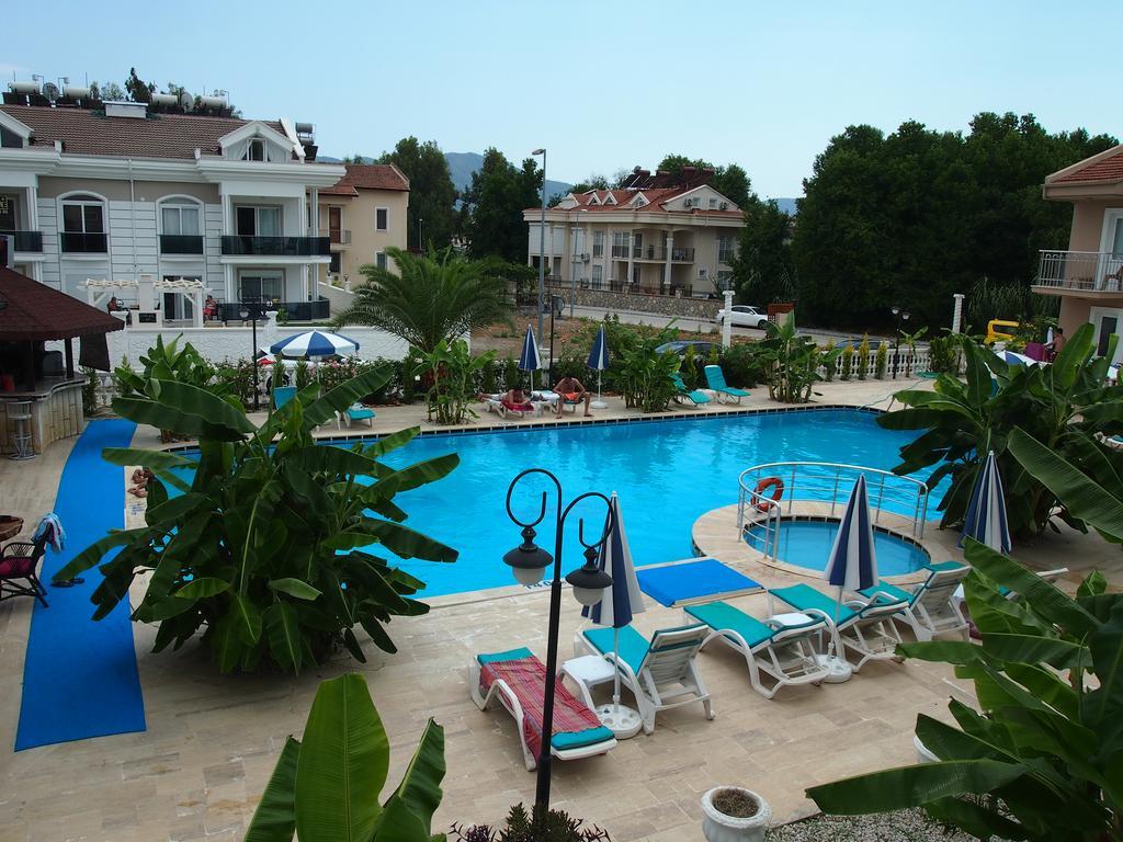 Aparthotel Ozcem Apart Fethiye Exterior foto