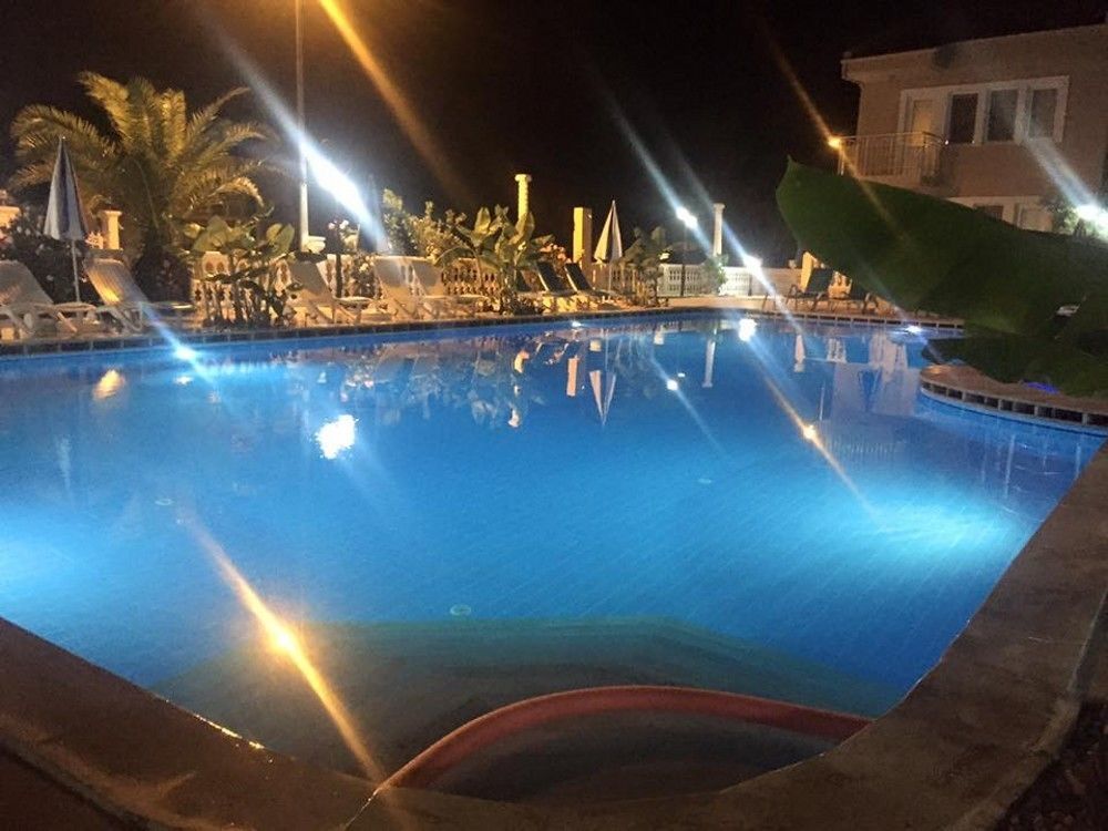 Aparthotel Ozcem Apart Fethiye Exterior foto